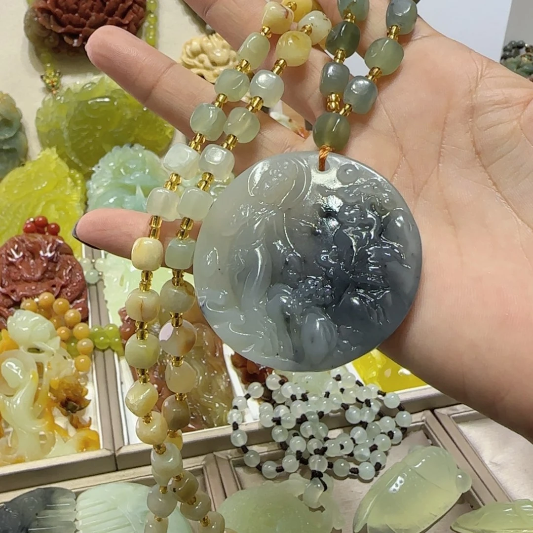 未镶嵌蛇纹石玉吊坠