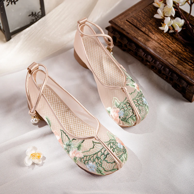 花绣夏季老北京布鞋女新款民族风透气网纱绣花鞋汉服外穿低跟布鞋