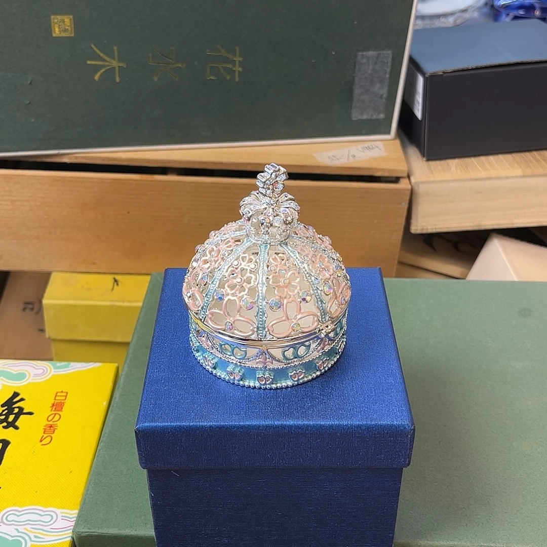 盖碗在家门口看到有条