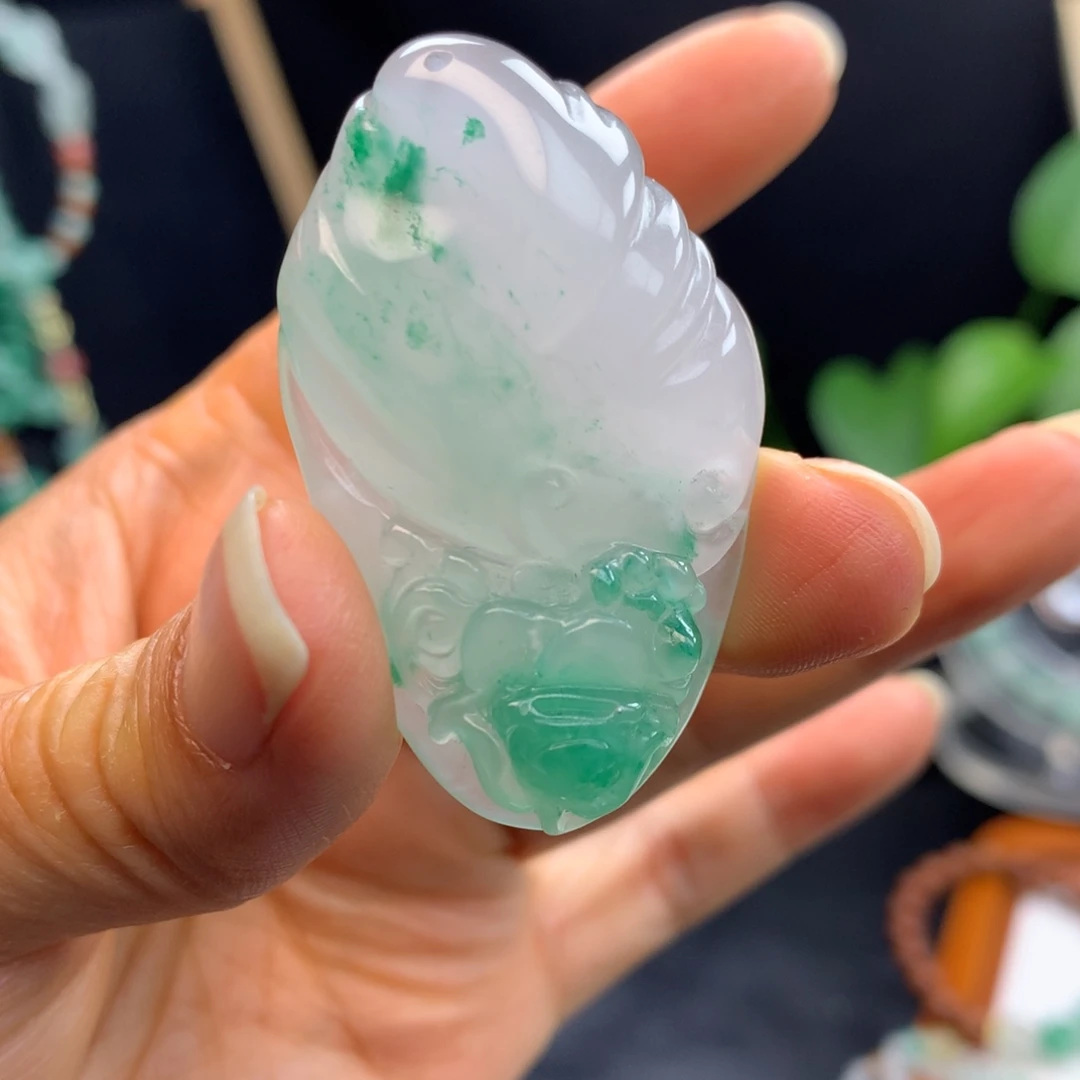 石英质玉未镶嵌颈饰
