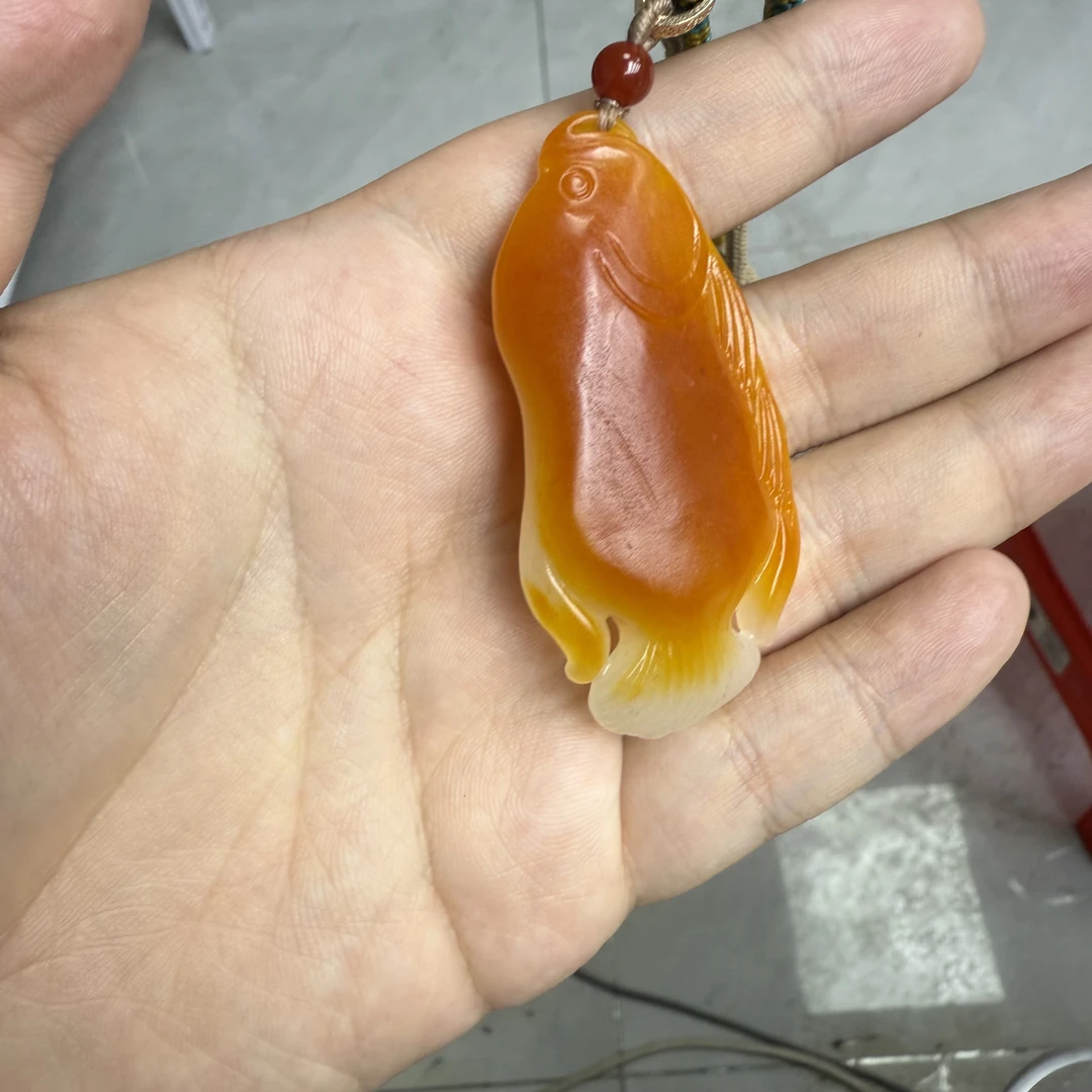 石包沁色鱼手把把玩件