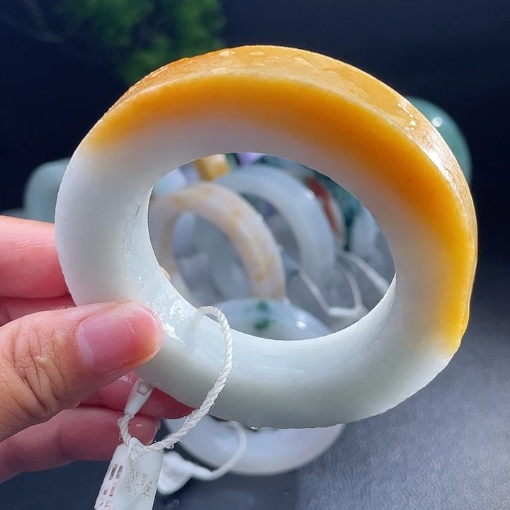 定制翡翠未镶嵌翡翠手镯