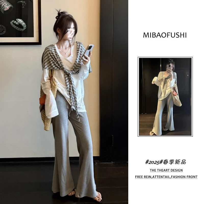 孕妇秋装2025时尚款宽松长袖上衣韩系穿搭配披肩秋天外穿喇叭裤子
