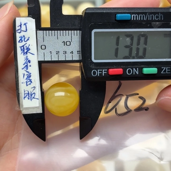 未镶嵌蜜蜡裸石蜜蜡
