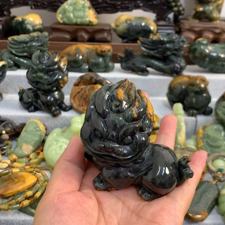 缘***们未镶嵌岫岩河磨玉（透闪石质玉）把件