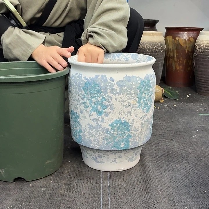 24+31 -粗陶花盆有孔