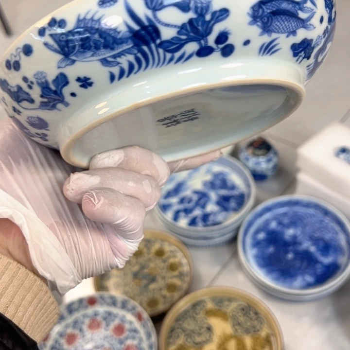 瓷片白青花鱼藻纹大壶承全品