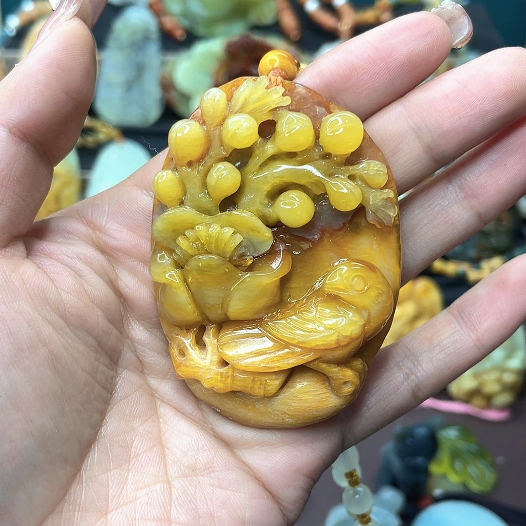 蛇纹石玉颈饰未镶嵌