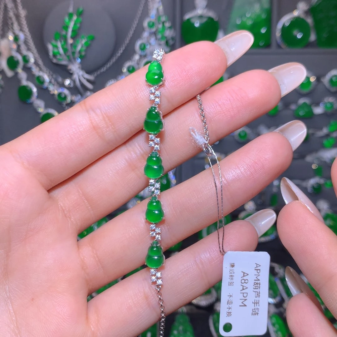 18K金镶嵌手链翡翠葫芦