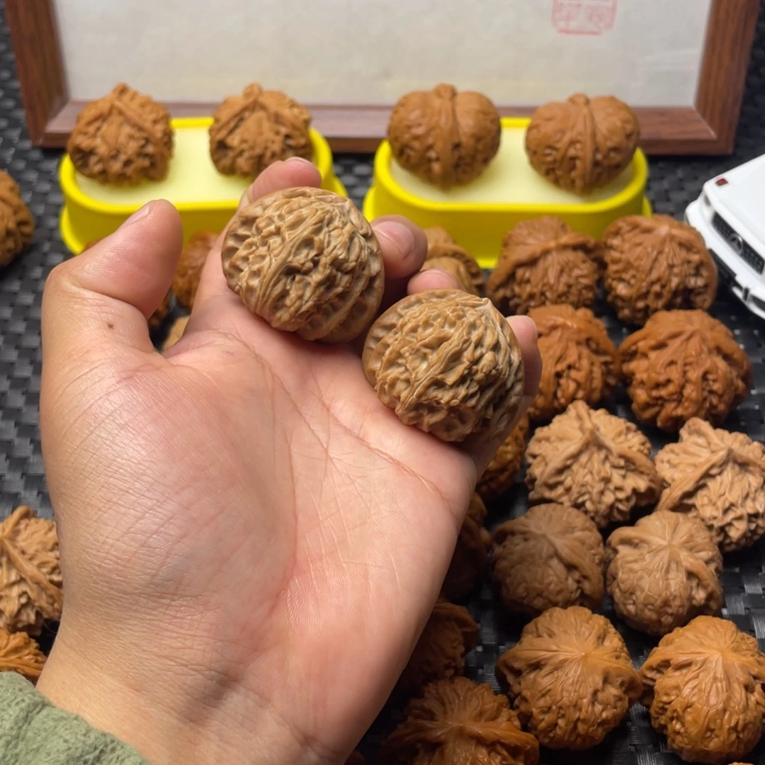 文玩核桃把件三角白41➕白茬微微修