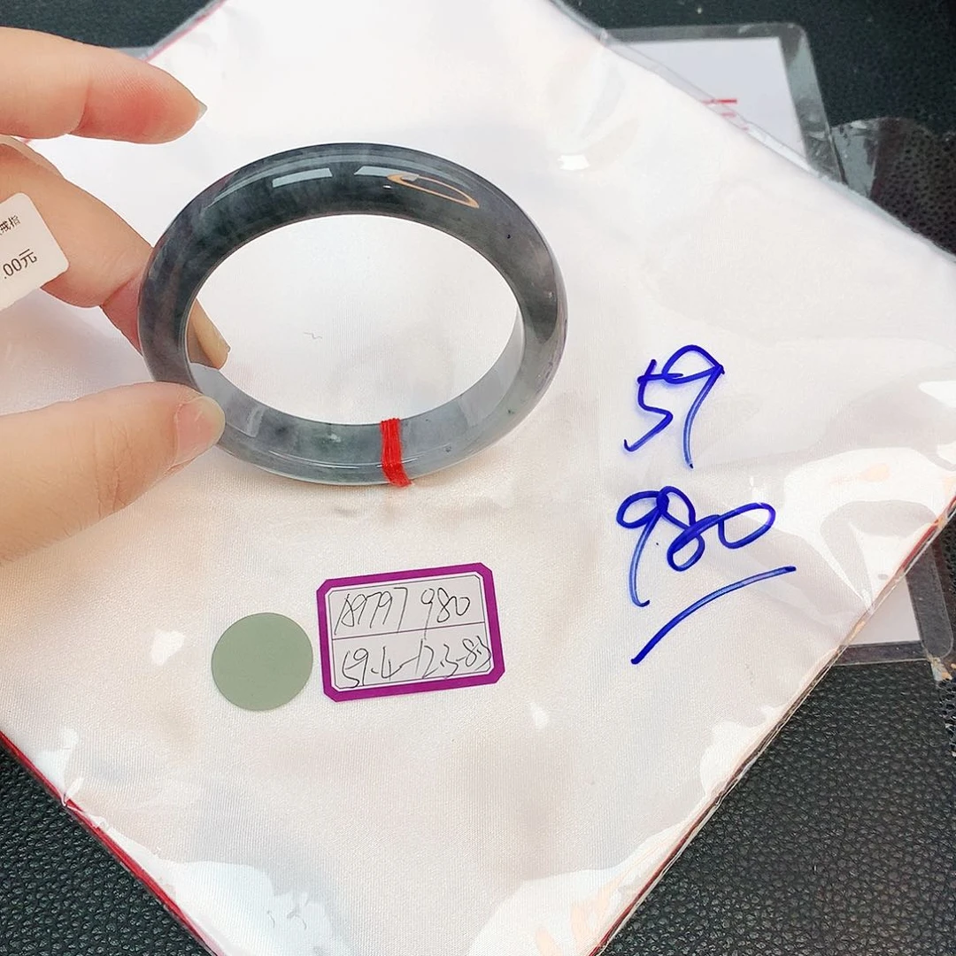 翡翠手镯未镶嵌缅甸翡翠
