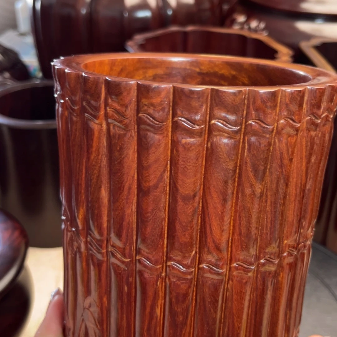 高***手檀香木小叶紫檀笔筒