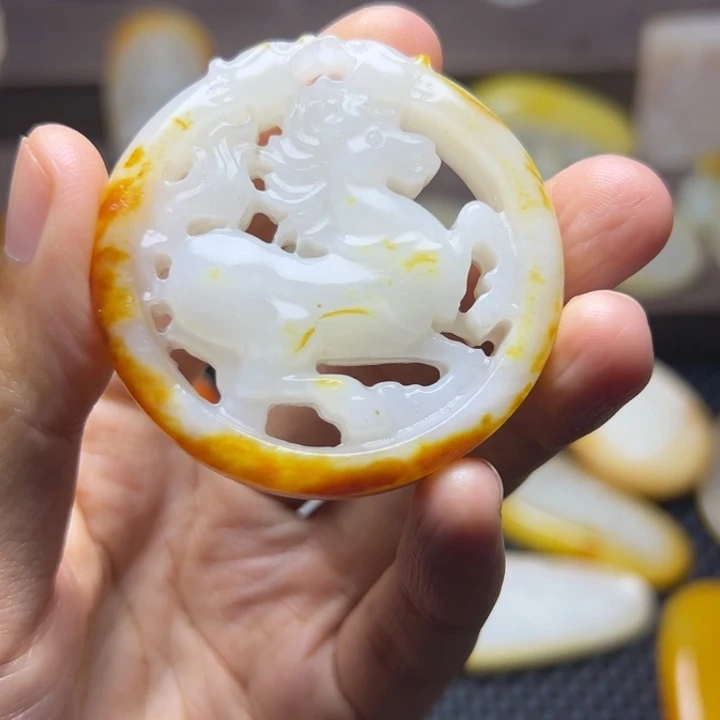马***林颈饰未镶嵌和田玉