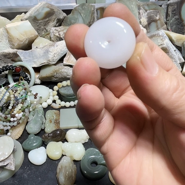 时***忆和田玉（糖玉）未镶嵌把件