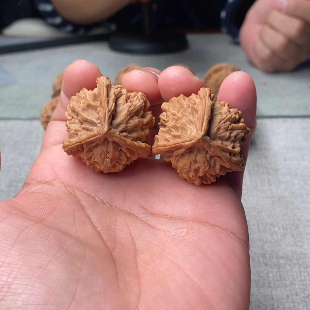 吊坠文玩核桃盘山三棱38