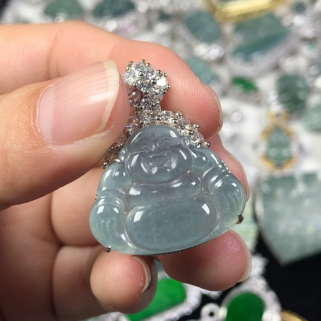 翡翠未镶嵌颈饰佛
