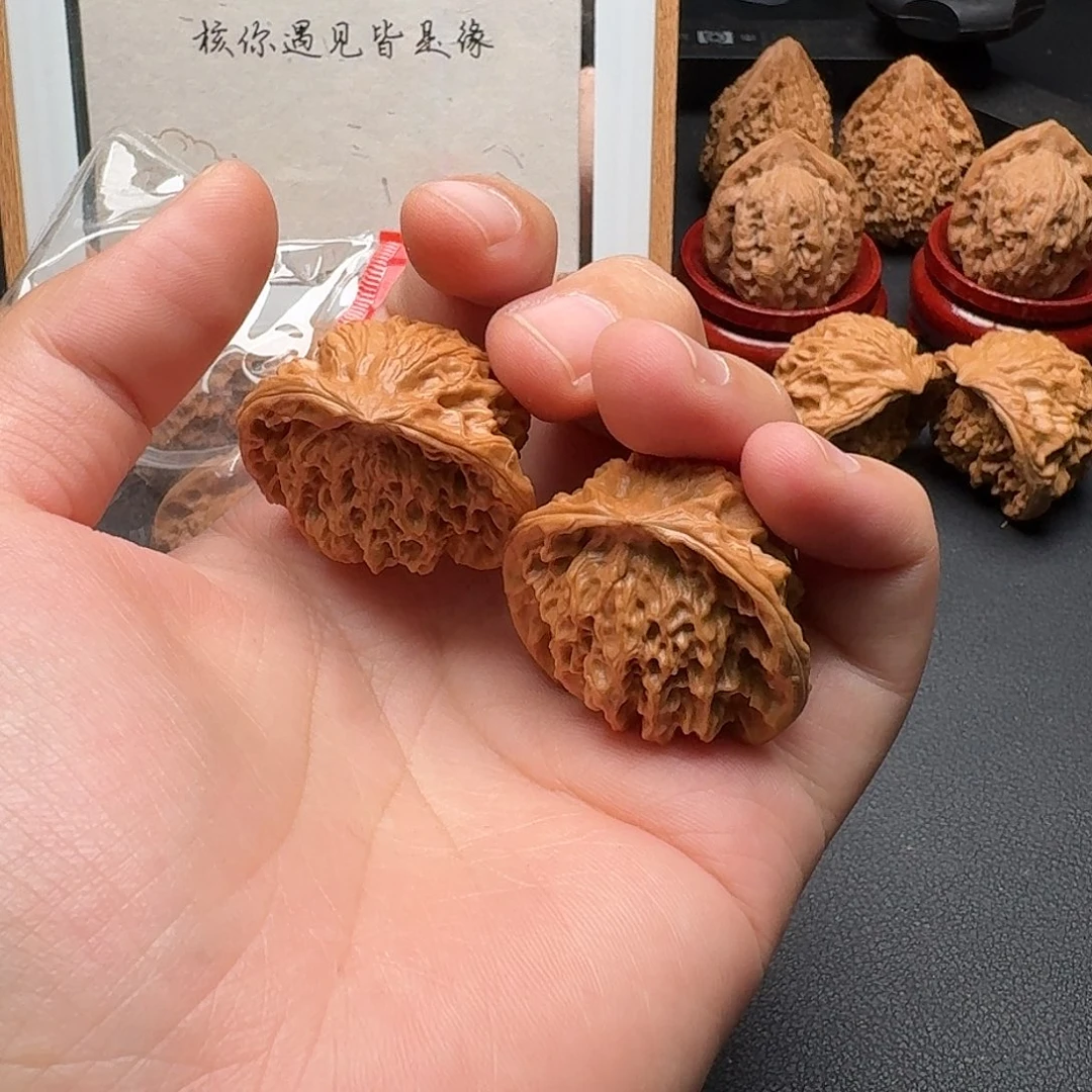 文玩核桃吊坠可**笑聚宝盆