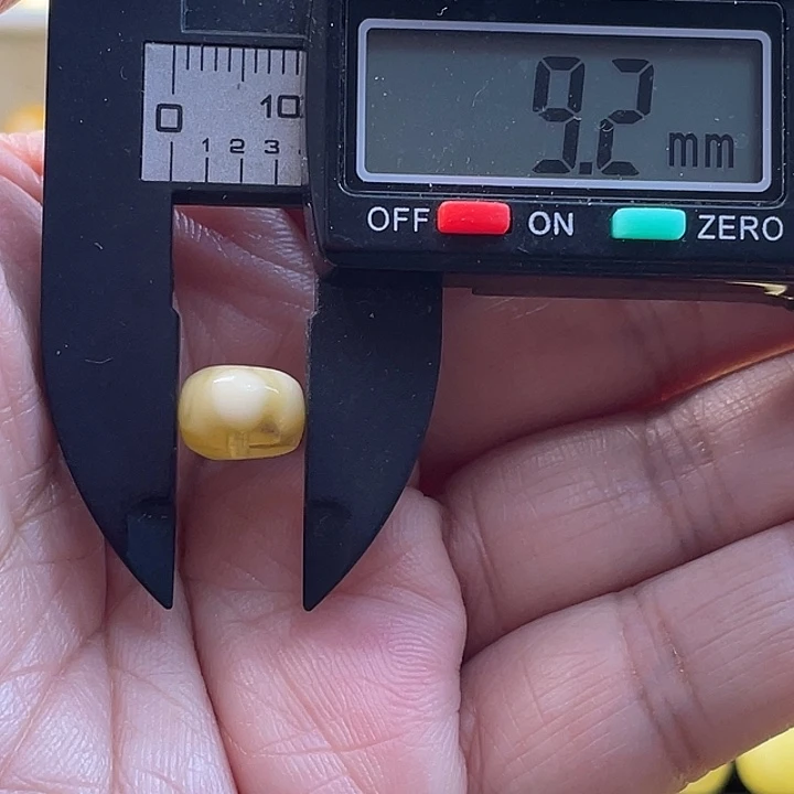 未镶嵌蜜蜡裸石37杂