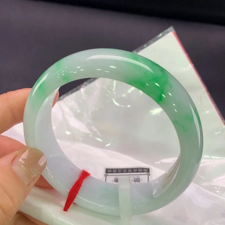 翡翠手镯未镶嵌正圈57-58，轮胎
