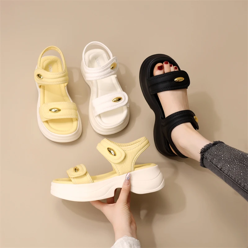 欧货厚底露趾凉鞋女夏外穿2025新款法式洋气配裙防滑运动沙滩凉鞋