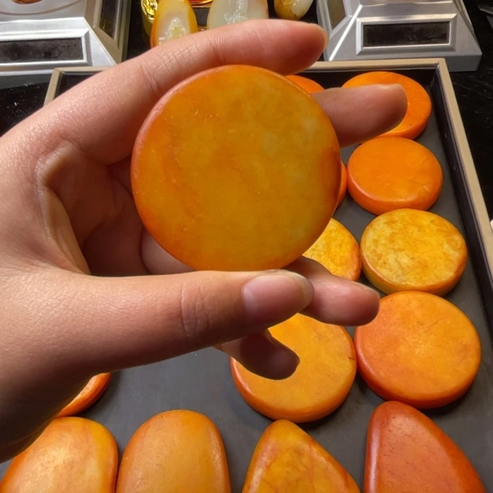 皖***客和田玉未镶嵌颈饰