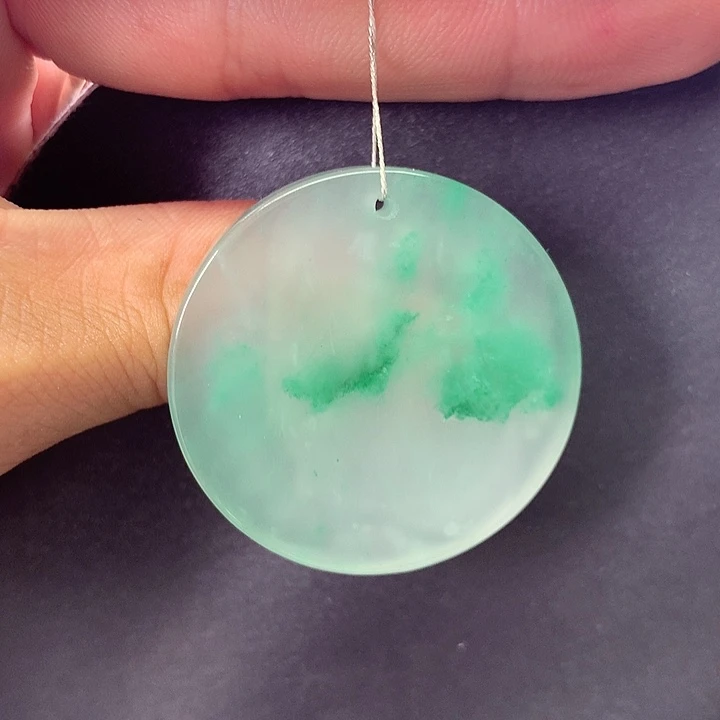 颈饰未镶嵌石英质玉