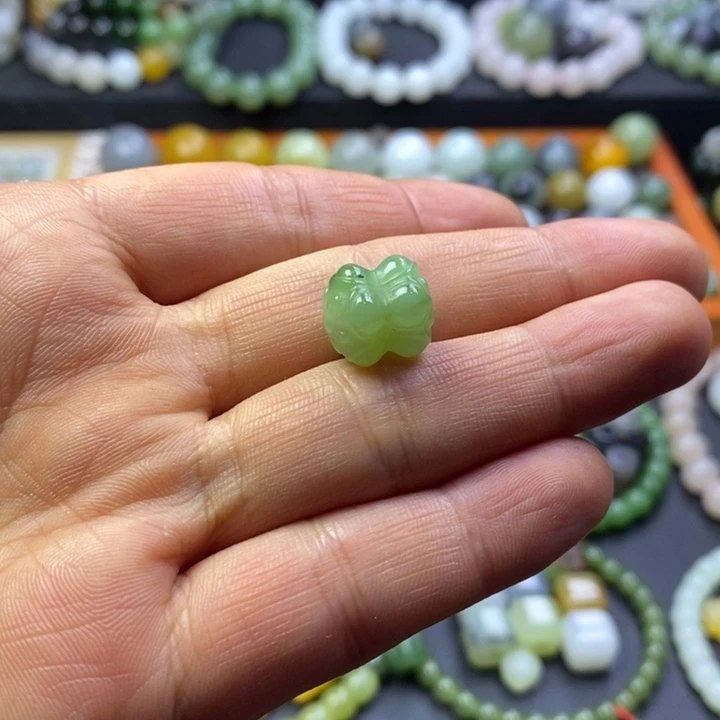 和田玉未镶嵌珠宝半成品碧玉并蒂莲卡12