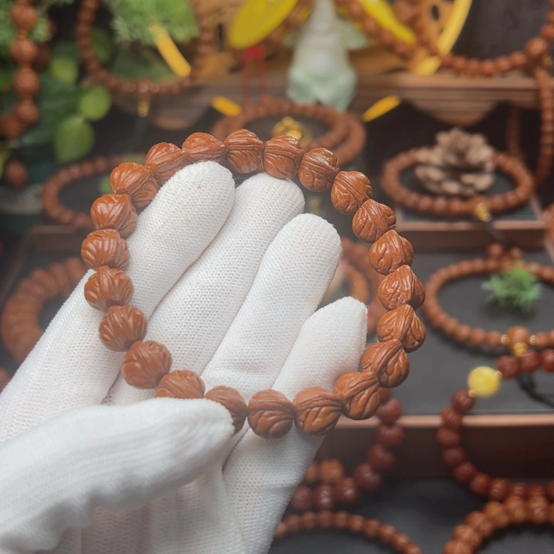 吊坠桃核尘***忆1.1玉龙脊手串