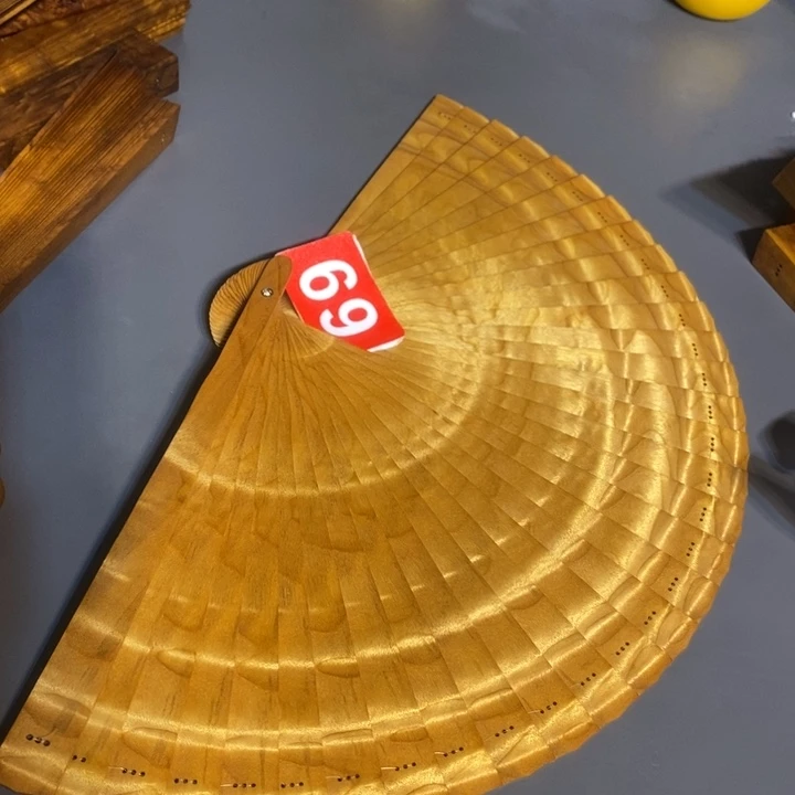 金丝楠?*程金丝楠木扇子