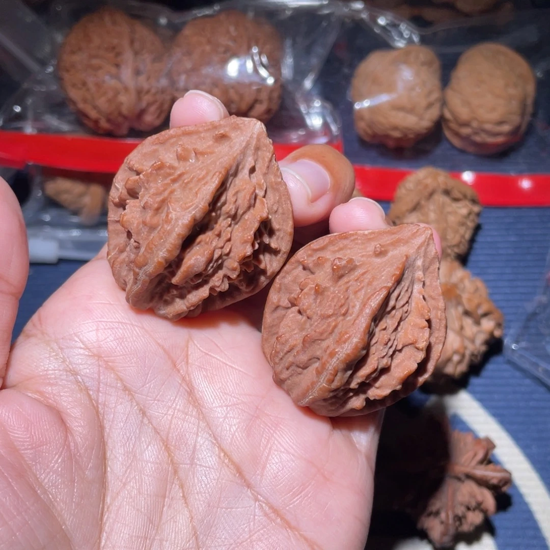 有***儿文玩核桃吊坠秋子四棱37