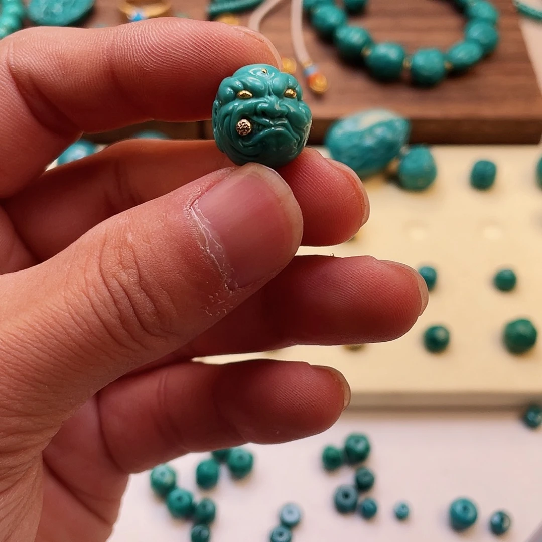 绿松石颈饰未镶嵌