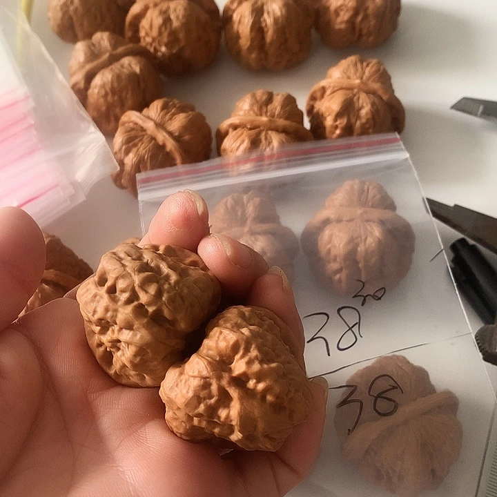 文玩核桃吊坠边38左右