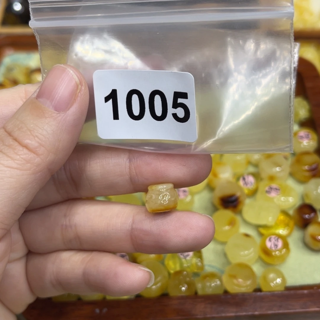 琥珀珠宝奇石未镶嵌