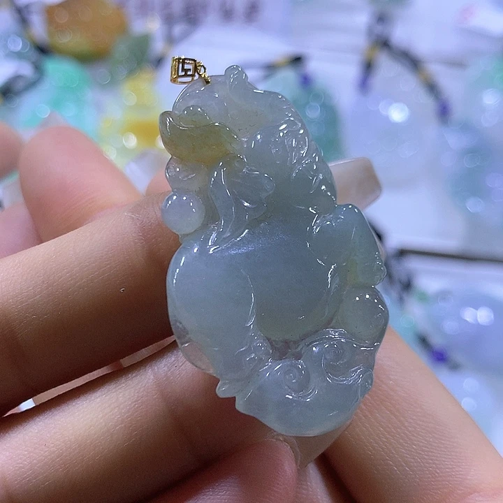 翡翠颈饰18K金镶嵌天然翡翠A货吊坠