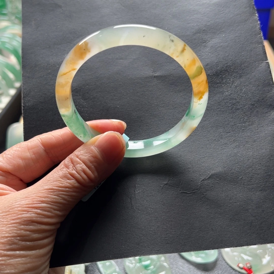 石英质玉（非洲翠）未镶嵌手镯