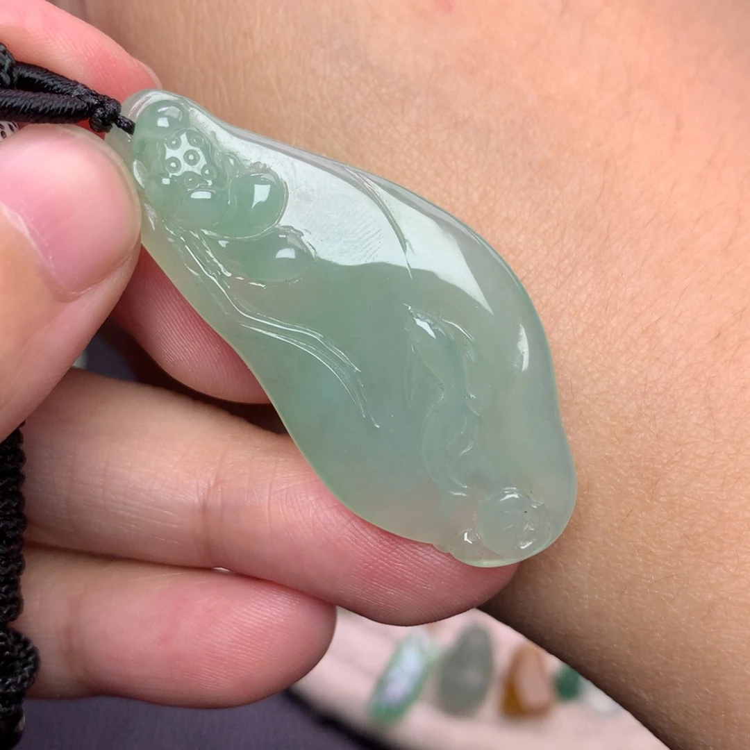 未镶嵌定制翡翠荷叶鱼