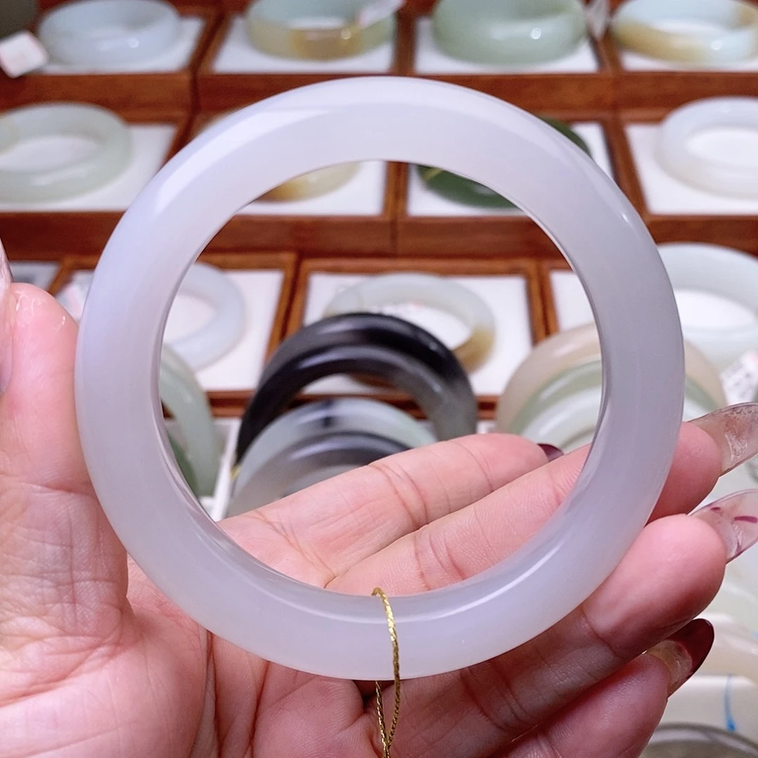 和田玉手镯未镶嵌56.8