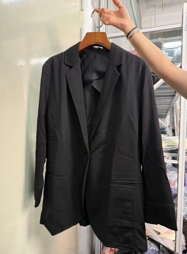 花满林 一粒扣黑色西装外套 68158