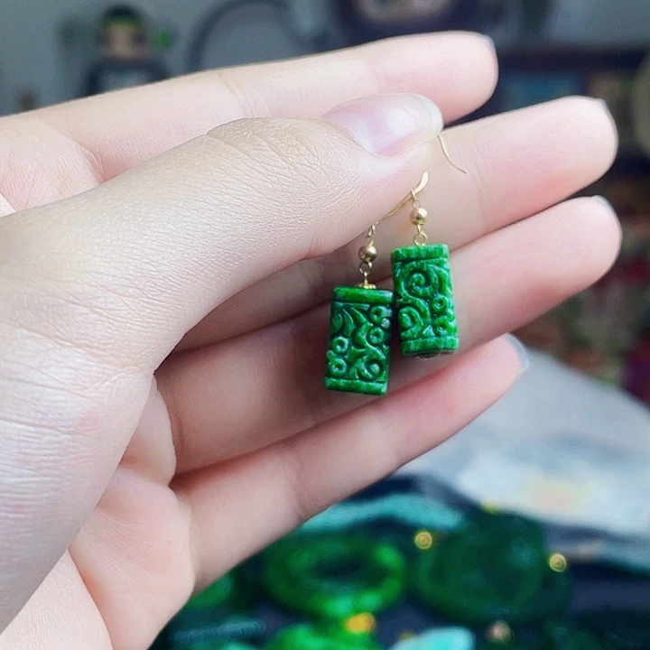 翡翠18K金镶嵌颈饰多样性