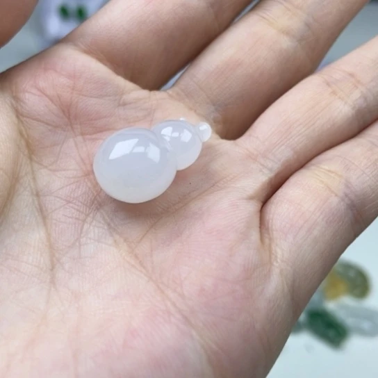 翡翠未镶嵌吊坠(不含链)天然缅甸翡翠a货