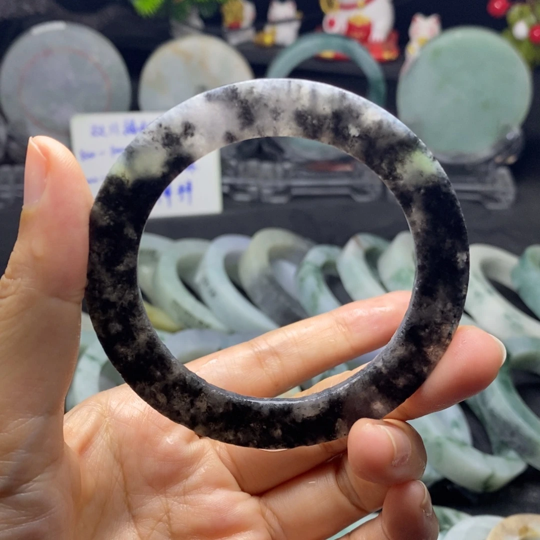 定制翡翠未镶嵌手镯