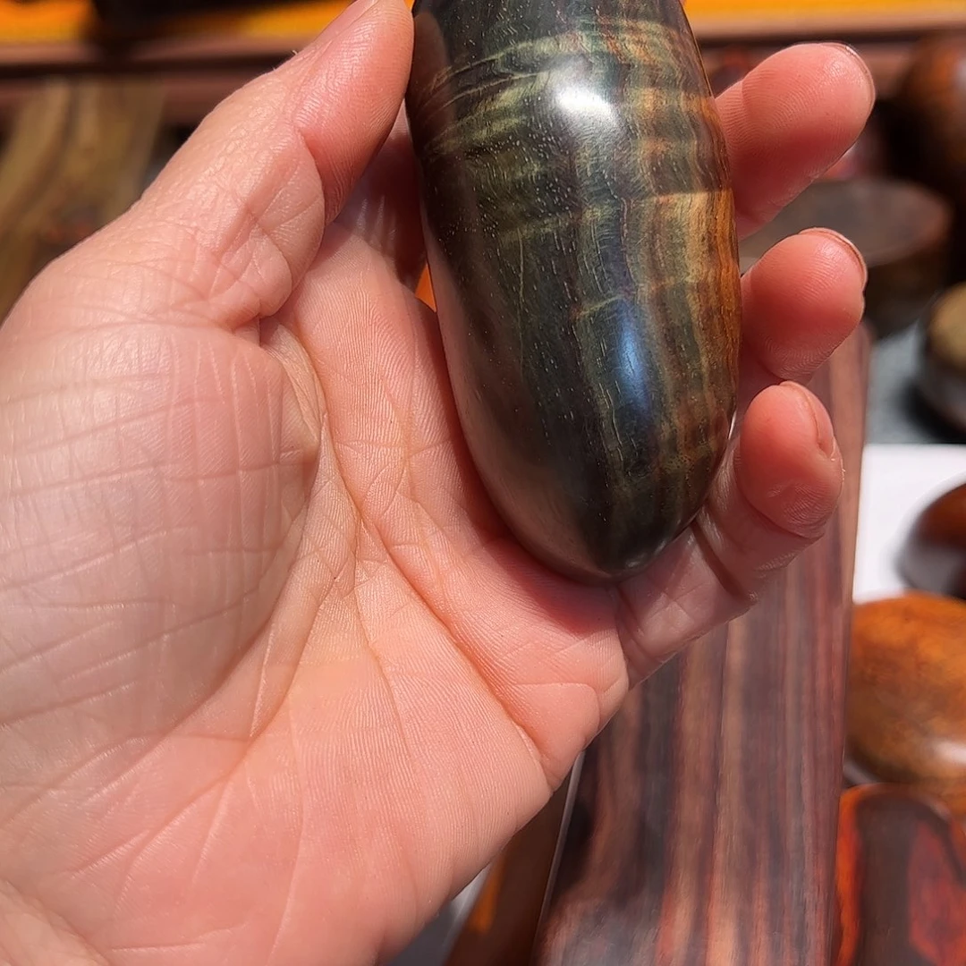 交趾黄檀（大红酸枝）云*