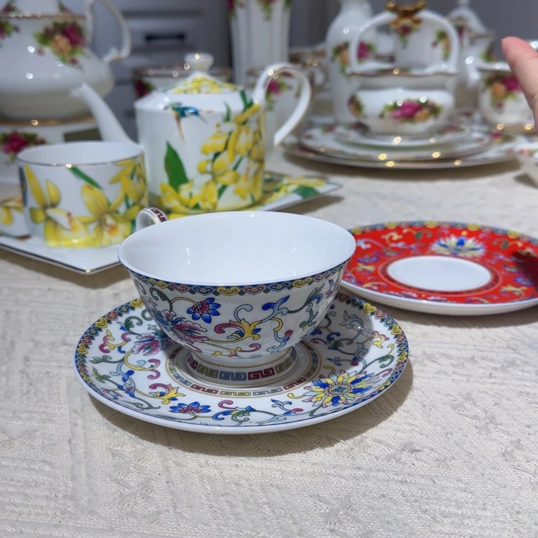 珐琅彩白杯碟微瑕