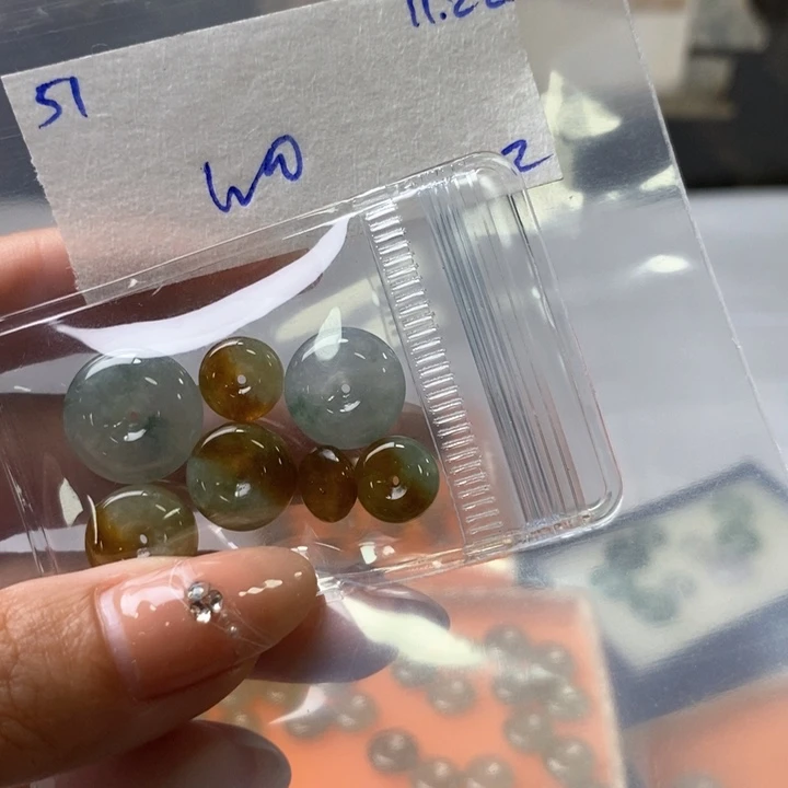 白****定制翡翠未镶嵌不退