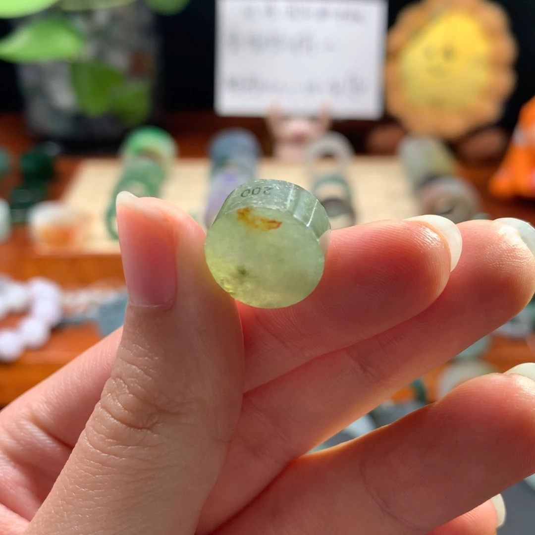 定制翡翠未镶嵌冰秋香戒指心