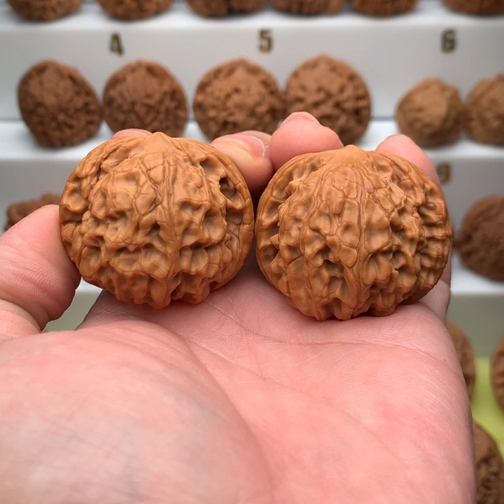 囧***男把件文玩核桃40核鼎