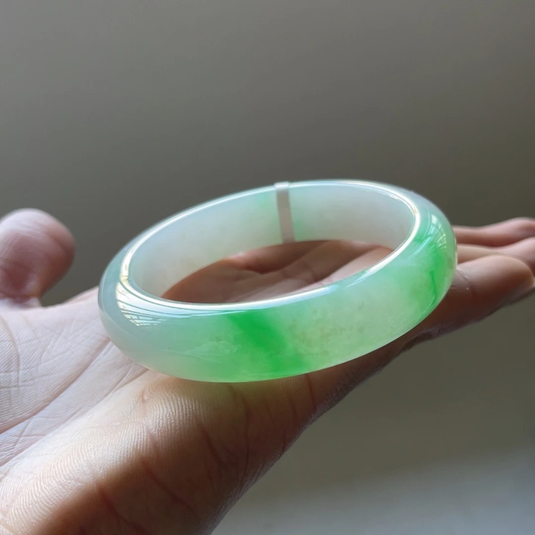 翡翠未镶嵌手镯54圈三天鉴赏期