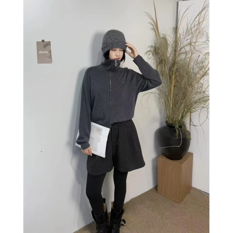 56113#高级感翻领针织开衫女秋冬减龄保暖洋气百搭毛衣上衣字母