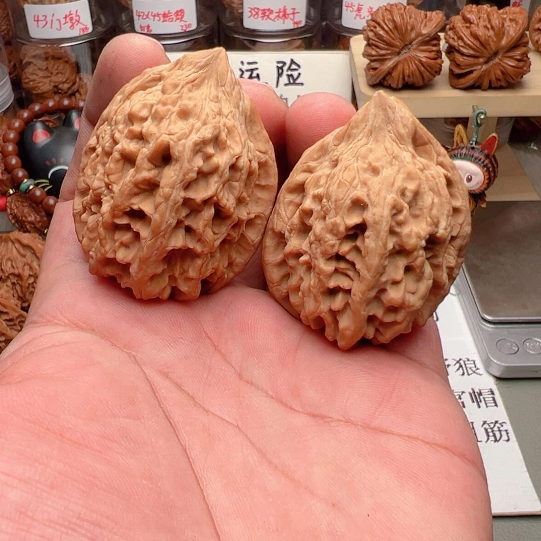 吊坠文玩核桃42尺大沽石