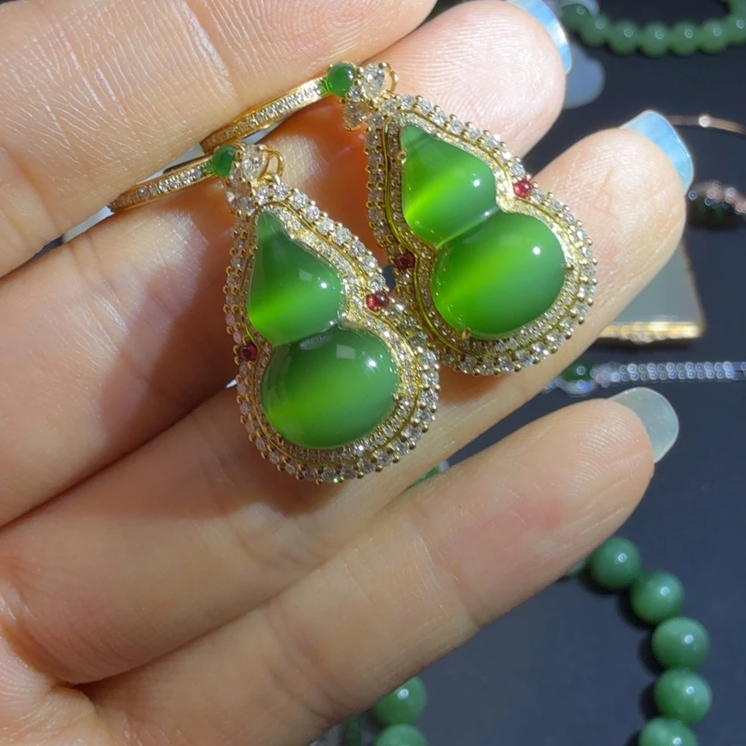 和田玉18K金镶嵌耳饰